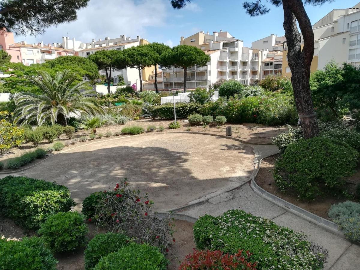 Studio Cabine Vue Port Avec Parking Prive, Piscine, Parc, Boulodrome Agde Exterior photo