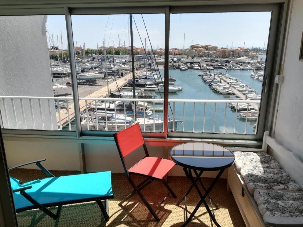 Studio Cabine Vue Port Avec Parking Prive, Piscine, Parc, Boulodrome Agde Exterior photo
